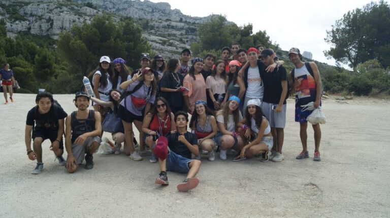 Marseille: Calanques National Park Guided Hike With Picnic