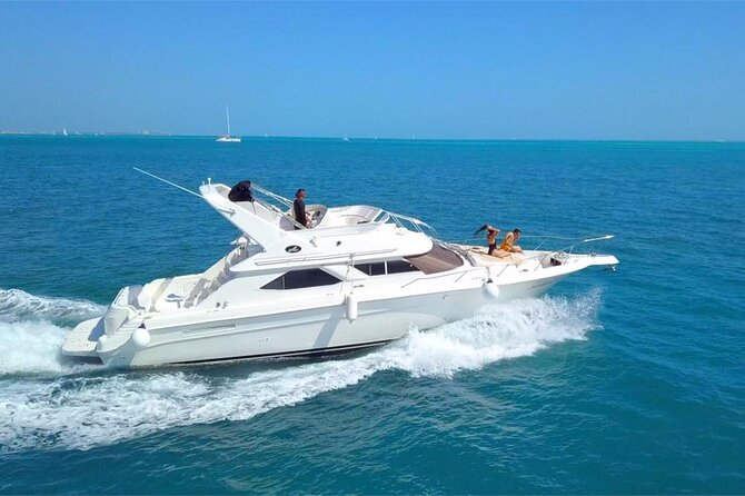 Private SeaRay 47ft Yacht Rental Cancun 23P6 - Booking Details and Pricing