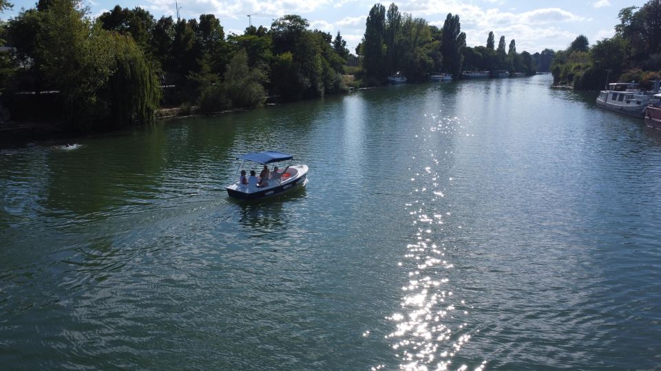 Boat Rental Without License on the Seine - Boat Options and Rental Rates