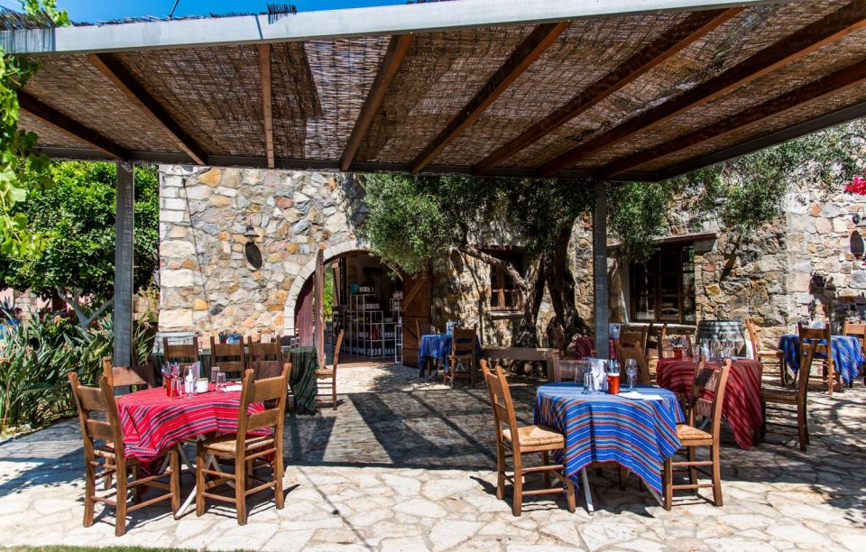 Chania: Manousakis Winery Tour With Wine Tasting - Tour Experience