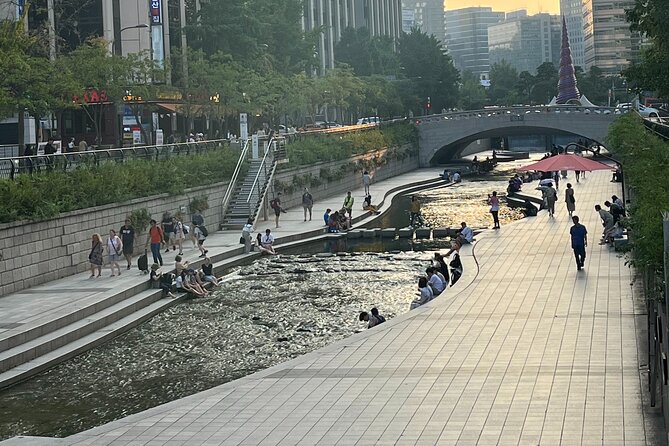 [KoreaByLocal] Authentic Seoul Night Walk and Chicken & Beer - Savoring Korean Fried Chicken Delights