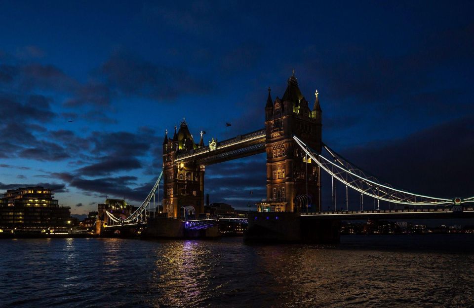 London Bridges Night Time Light Private Tour - Highlights