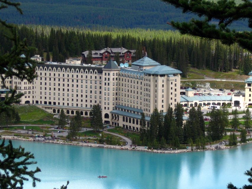 Minivan Airport Shuttle: Lake Louise <---> Calgary - Booking Information