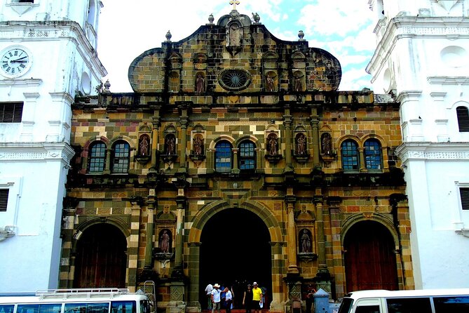 Cruiseline Excursion Colon: Panama City Tour and Miraflores Locks - Tour Guide Performance and Personalization