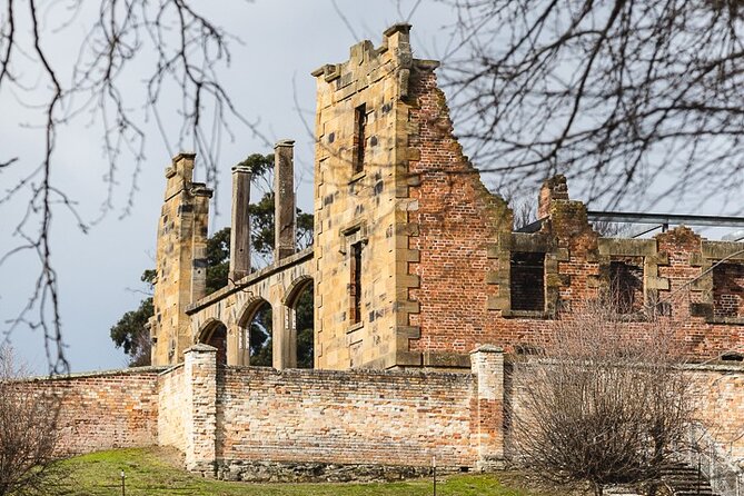 Grand Port Arthur With Guided Isle of the Dead Tour - What to Expect From Guides