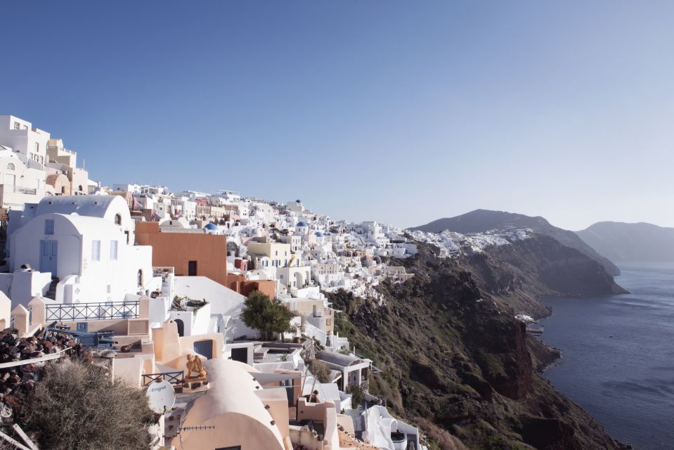 Santorini: Oia, Megalochori, and Akrotiri Excavations Tour - Language Options and Highlights