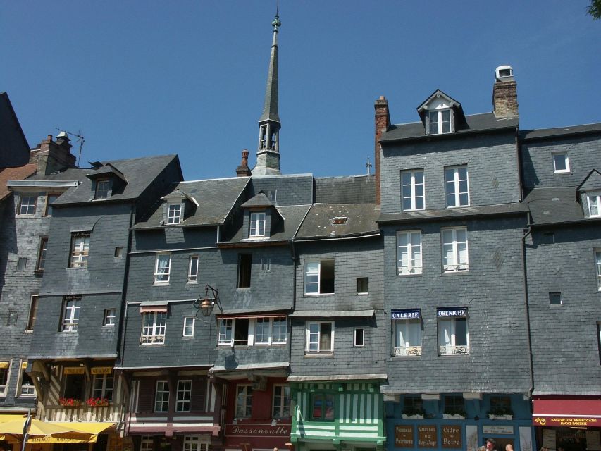 E-Scavenger Hunt: Explore Honfleur at Your Own Pace - Unleash Your Competitive Spirit