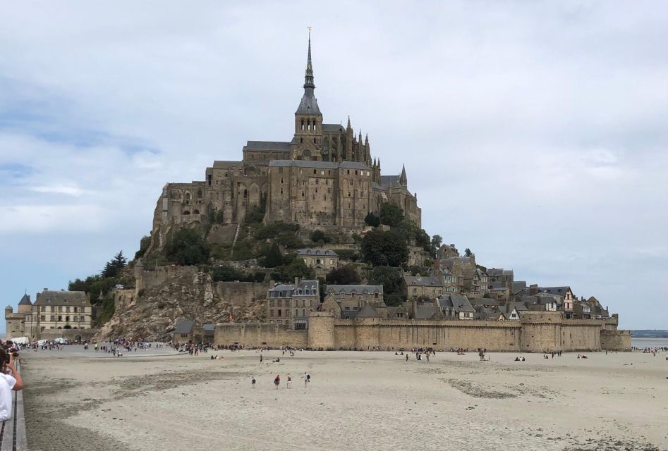 From Paris: Private Mont St-Michel and Honfleur Day Tour - Private Tour Itinerary Details