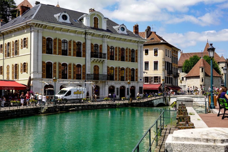 Private 2-Hour Walking Tour of Annecy With Official Guide - Common questions