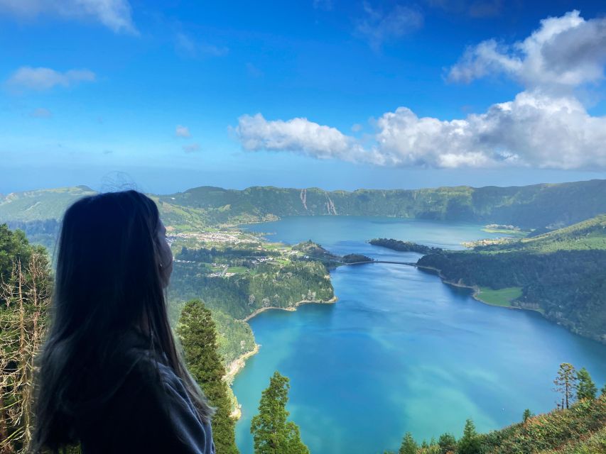 Private Airport Transfer With Sete Cidades Tour Included - Inclusions