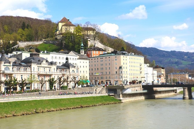 Salzburg Airport Transfers : Salzburg Airport SZG to Salzburg in Luxury Van - Group Size Price Variations