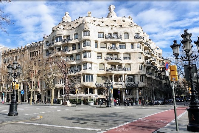 Gaudi Tour (Small Group): Casa Batllo & La Pedrera - Common questions