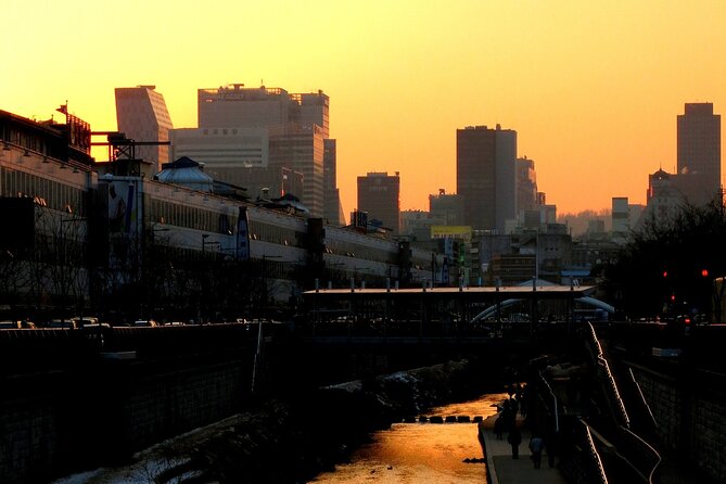 [KoreaByLocal] Authentic Seoul Night Walk and Chicken & Beer - A Stroll Through Seouls Evening Streets