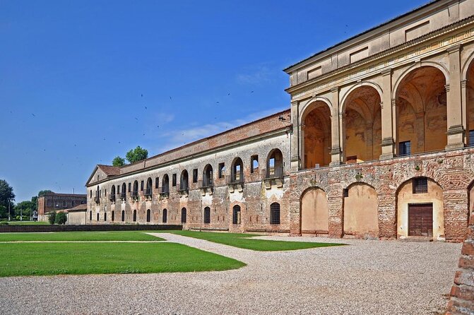 Mantua Gonzagas Residences Private 2-Hour Walking Tour - Tour Route and Attractions Covered