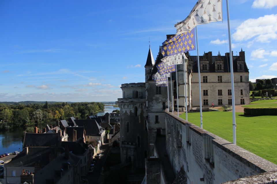 Paris: Top Loire Castles With Lunch and Wine - Travel Logistics