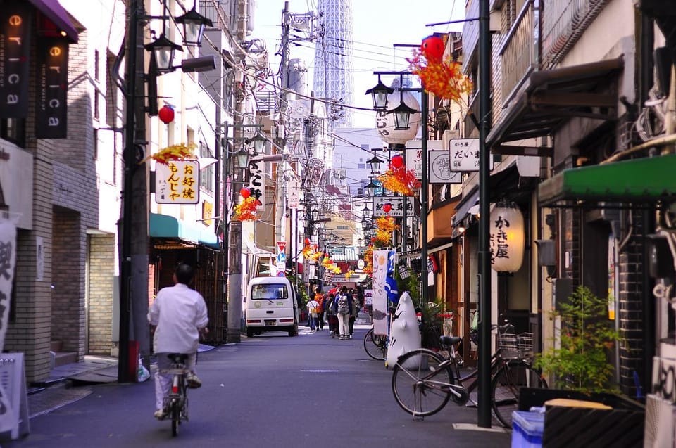 Flavors of Tsukiji : Savoring Culinary Delights - Common questions