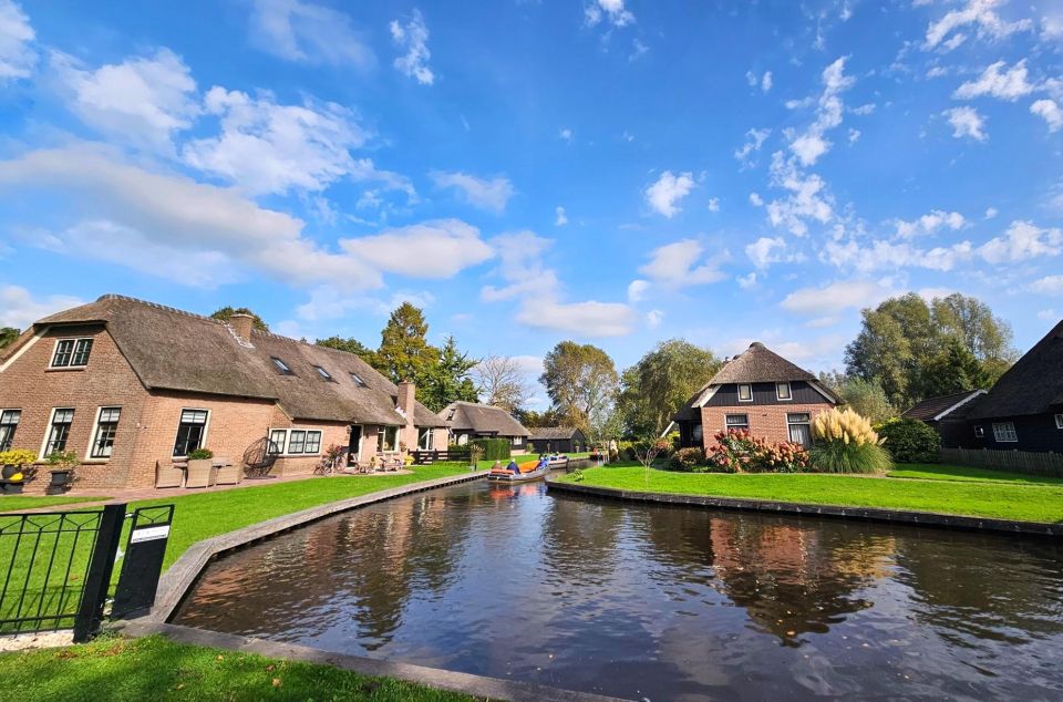 From Amsterdam: Giethoorn & Zaanse Schans Tour W/ Small Boat - Itinerary Highlights