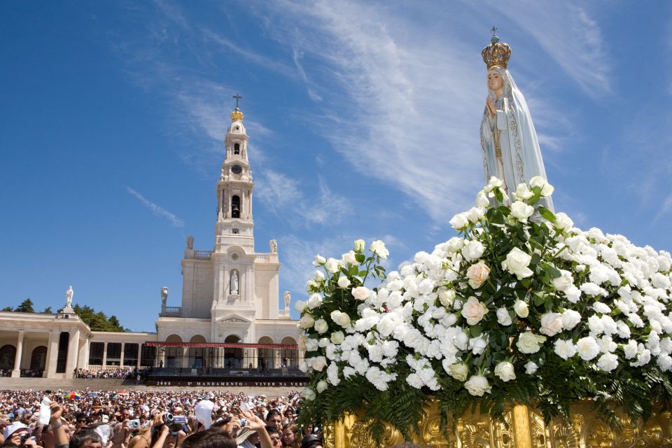 From Lisboa: Fatima, Nazare, Obidos & Batalha Full Day Tour - Key Tour Destinations