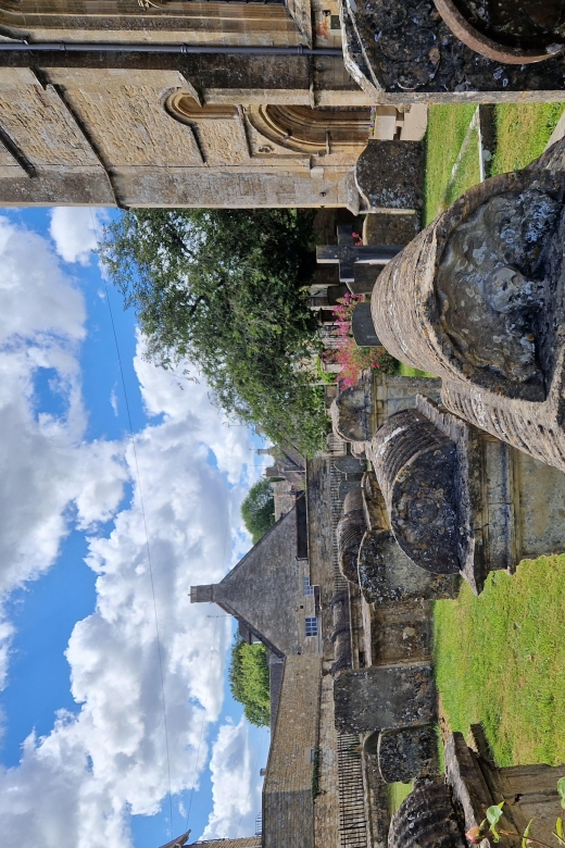 Warwick Castle, Shakespeares Stratford and the Cotswolds - Lunch and Tour in Stow-on-the-Wold