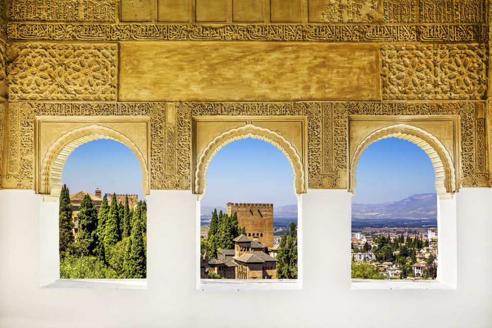 Granada: Alhambra Fast-Track Guided Tour - Language Options