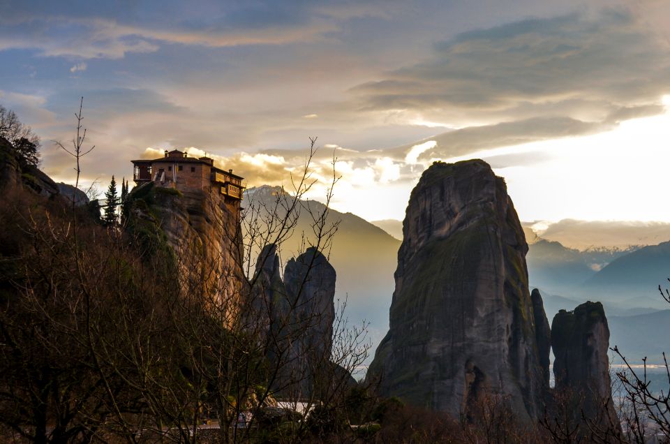 From Athens: Private Day-Tour to Meteora and Thermopylae - Key Points