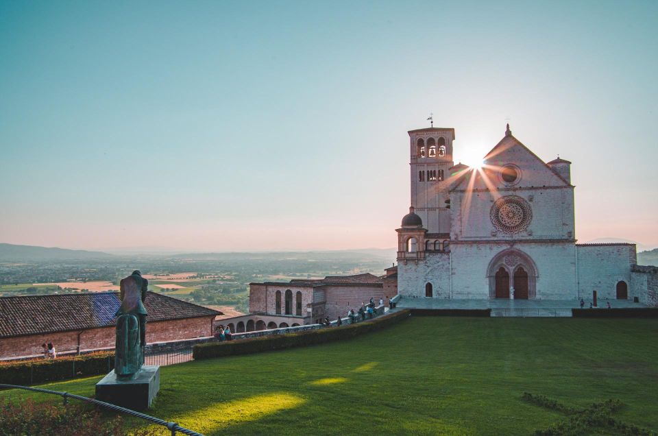 From Florence: Private Minivan Excursion to Assisi & Cortona - Key Points