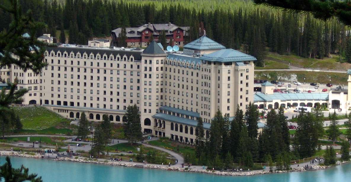 Minivan Airport Shuttle: Lake Louise <---> Calgary - Key Points