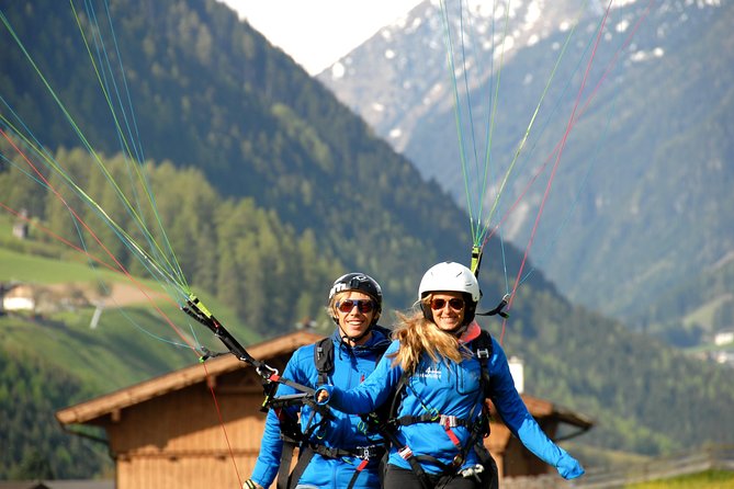 Paragliding and Tandem Flights in the Stubai Valley - Key Points