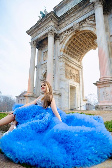 Photoshoot With a Fairytale Dress in the Heart of Milan - Key Points