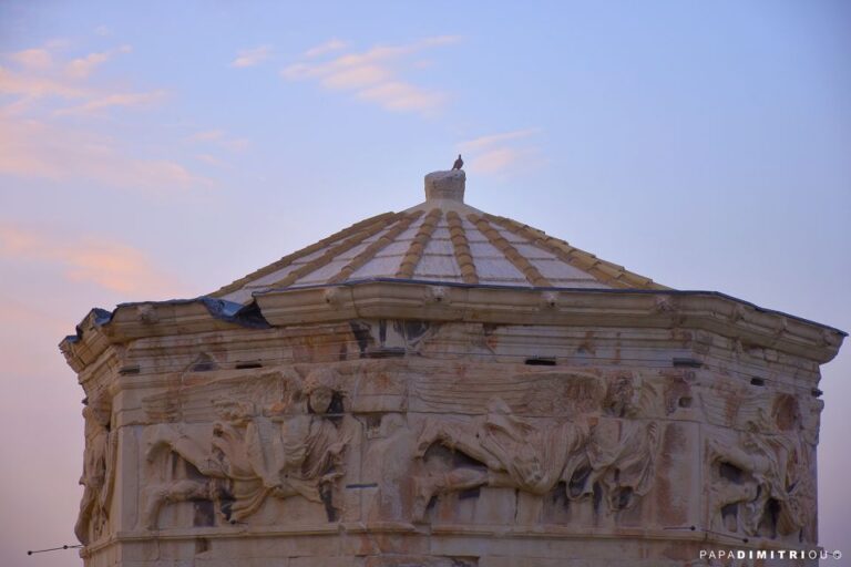 Athens: Acropolis Guided Tour and Old Town Food Tasting