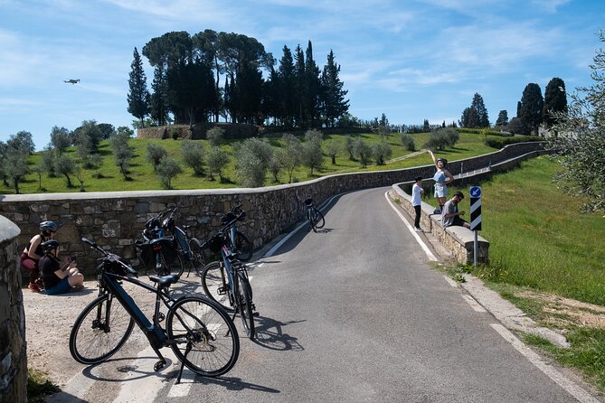 Full-Day Tuscan Hills Bike Tour