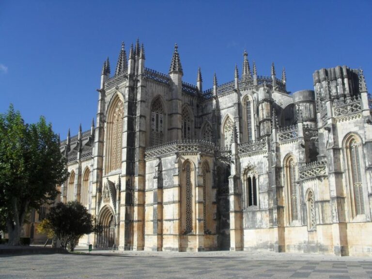 Lisbon: Full-Day Tour of Fátima, Batalha, Nazaré, and Óbidos