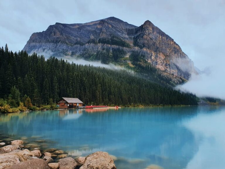 Moraine Lake & Lake Louise Half-Day Sightseeing Tour