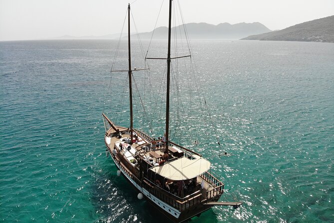 Sailing the Saronic Gulf: Agistri, Moni & Aegina All-Day Cruise