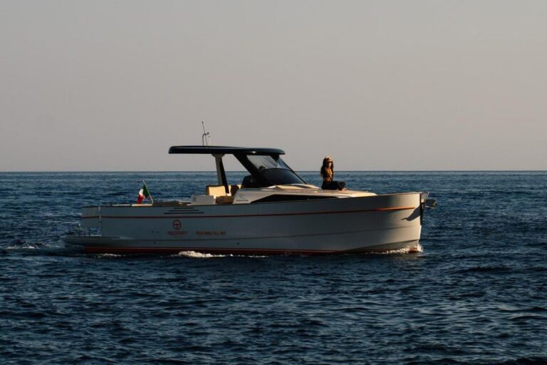 Sorrento: Private Tour to Capri on a  Gozzo Boat