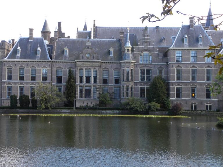 The Hague: Old City Private Walking Tour