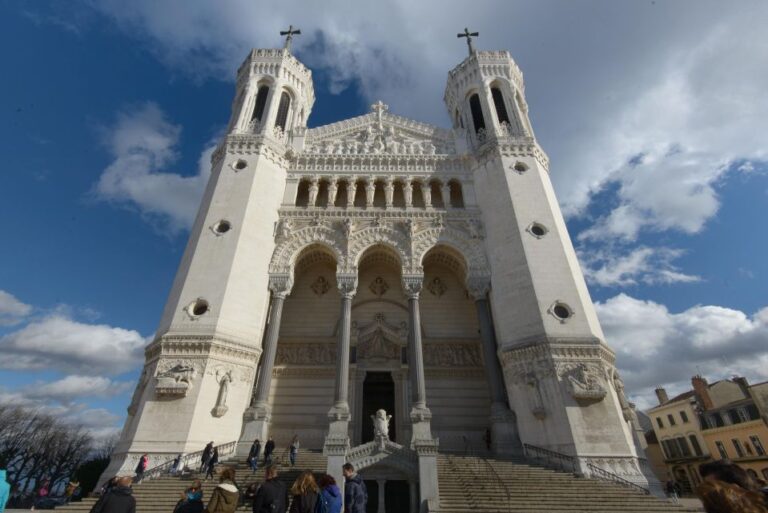 Theatrical Visit From Fourvière to Vieux-Lyon in French