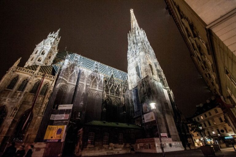 Vienna: Ghosts and Legends Guided Nighttime Walking Tour