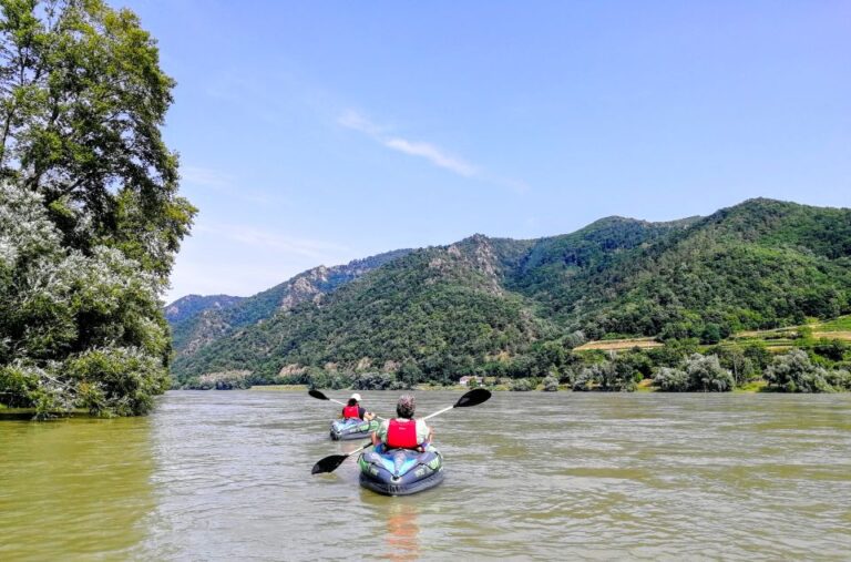 Vienna: Wachau Valley Private Kayak and Wine Tour