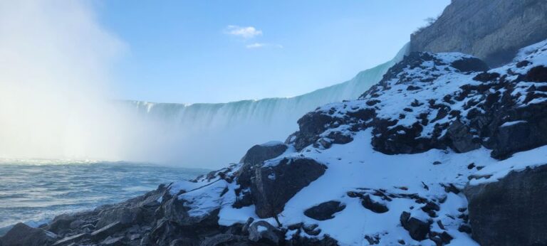 Niagara Falls: Winter Wonderland Multinational Excursion