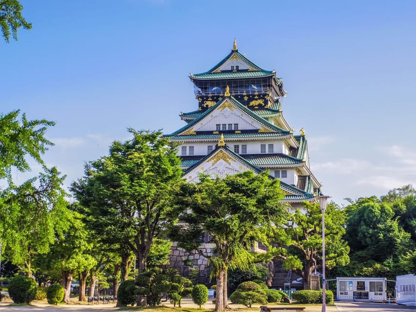 1-Day Walking Tour in Osaka：Castle, Temples and Ukiyoe - Osaka Castle Visit