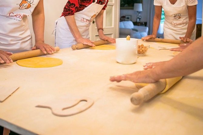 Cesarine: Small Group Pasta and Tiramisu Class in Bologna