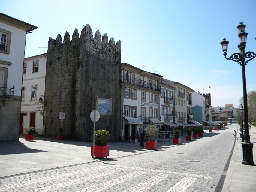 From Porto: Viana Castelo and Ponte Lima Private Tour - Duration and Languages Offered