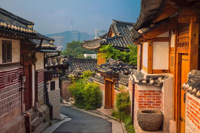 Korean History & Heritage Tour - Traditional Markets and Palaces