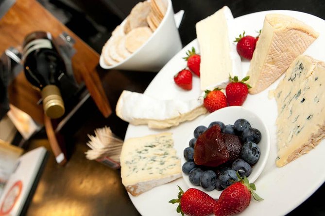 Chauffeured Cheese and Wine Tour With 3 Course Lunch - for 2 - Artisan Cheese Tastings