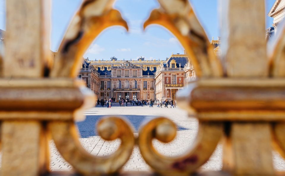 From Paris: Roundtrip Shuttle to Versailles - Timed Entry to the Palace