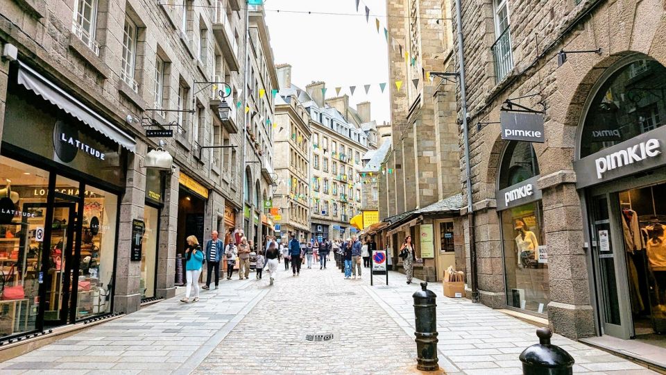 Saint Malo: Self-Guided Walk Through the Historic Old Town - Saint Malos Castle and Ramparts