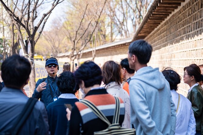 Seoul Spectrum: Walking Through Koreas Rich Heritage - Discovering Seouls Urban Landscapes