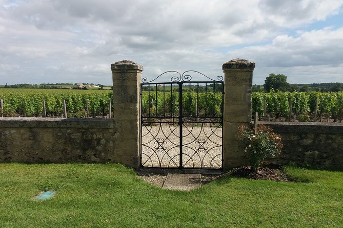 Wine Tour in Medoc With Coffee Break - Group Size and Meeting Point