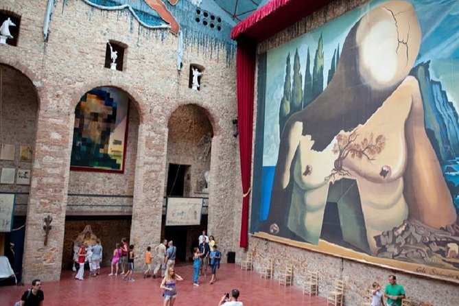 Girona & Dali Museum Small Group Tour With Pick-Up From Barcelona - Reviews